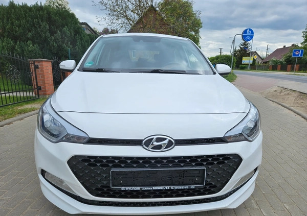 Hyundai i20 cena 30900 przebieg: 97545, rok produkcji 2015 z Kożuchów małe 232